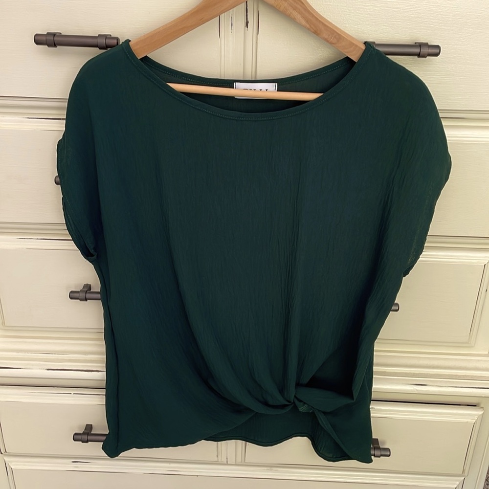NWOT twist bottom blouse by Gilly